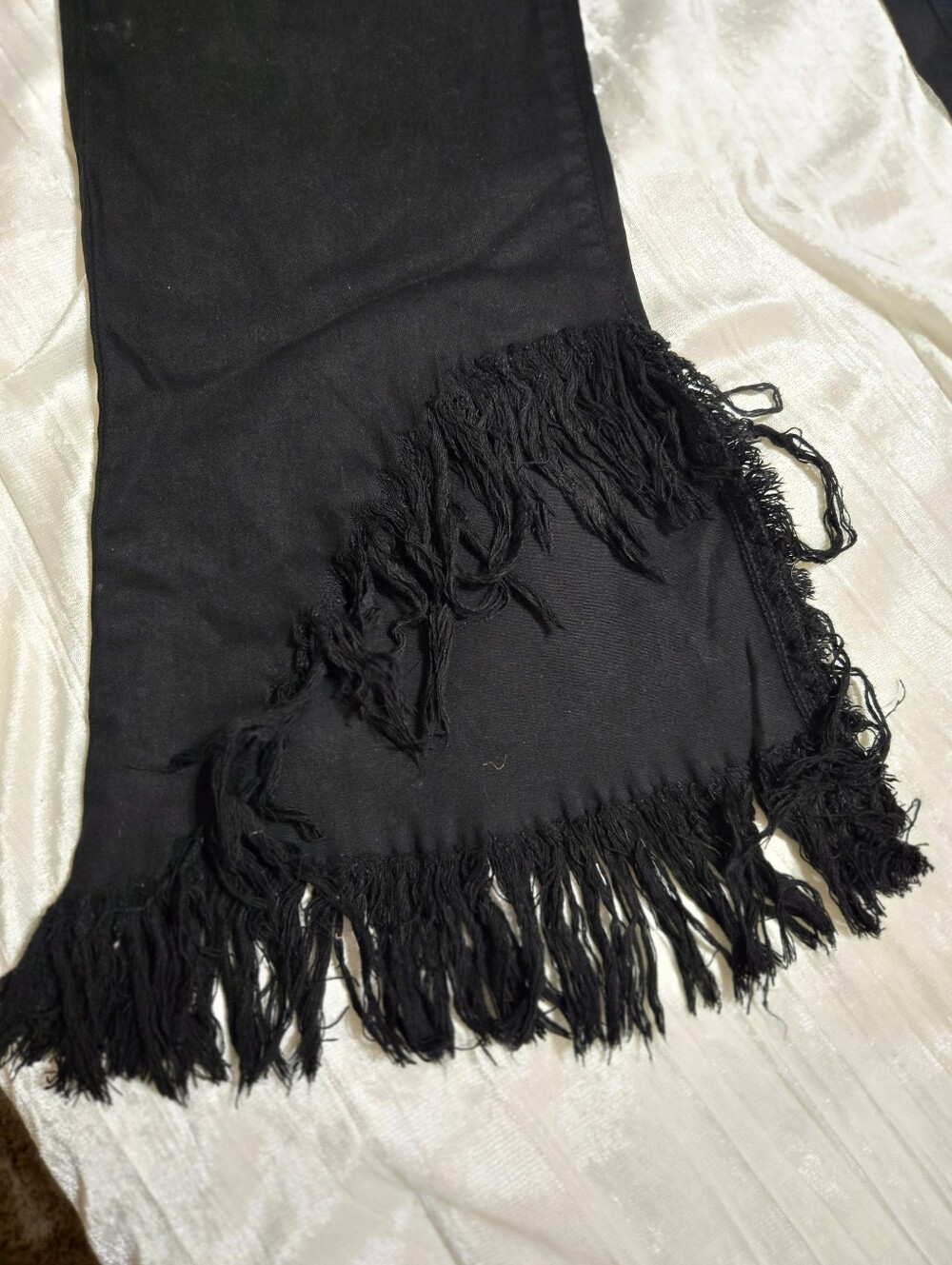 Cello Black Frayed-Hem Flared Cropped Jeans Size 13 EUC!! Worn once! - Picture 4 of 12